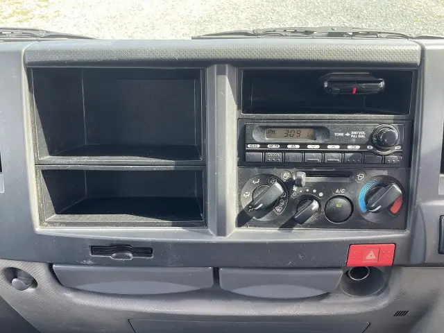 いすゞ エルフ TKG-NJR85A(2WD)の写真43