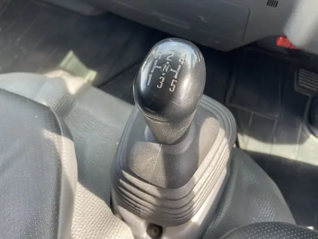 いすゞ エルフ TKG-NJR85A(2WD)の写真47