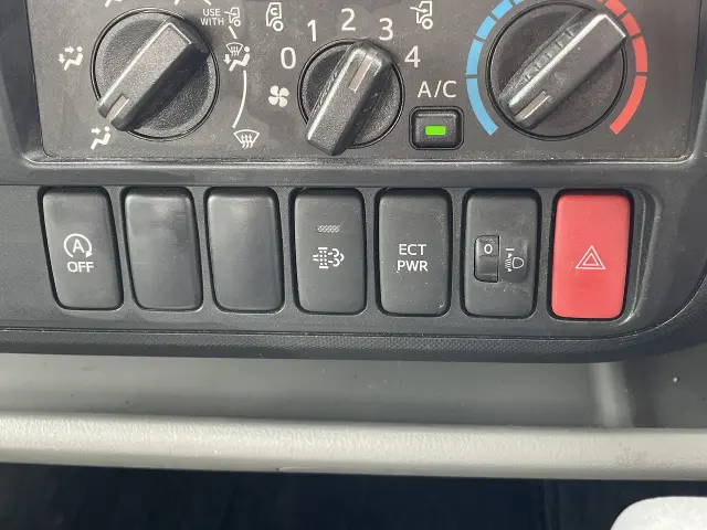 日野 デュトロ TPG-XZU710M(2WD)の写真47