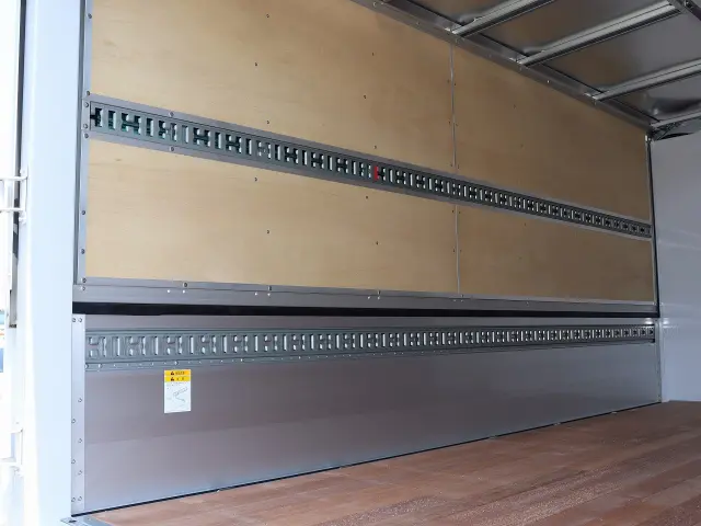 三菱 キャンター 2PG-FEB80の写真12