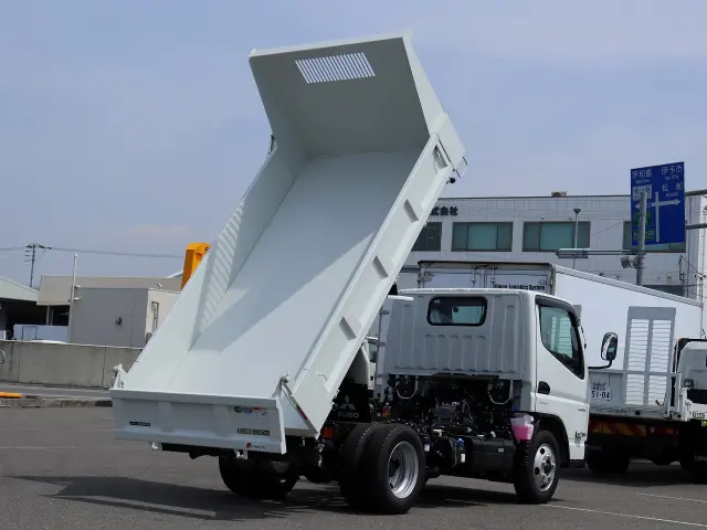 三菱 キャンター 2RG-FBA60の写真4