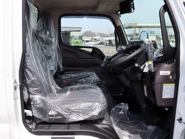 三菱 キャンター 2RG-FBA60の写真15