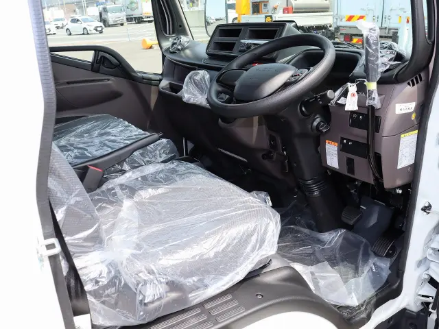 三菱 キャンター 2RG-FBA60の写真16