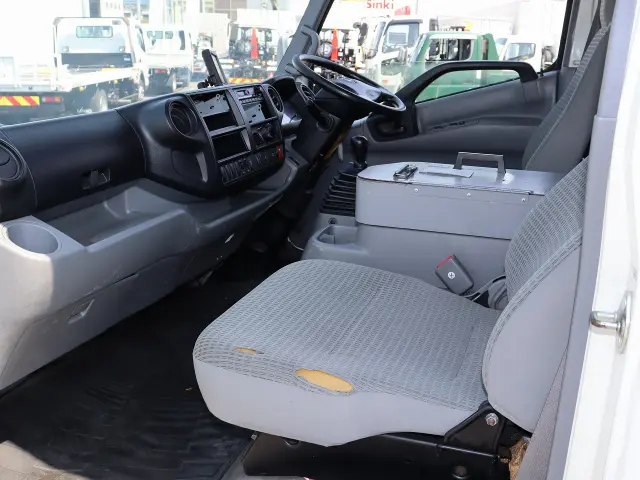 日野 デュトロ TKG-XZU710Mの写真17