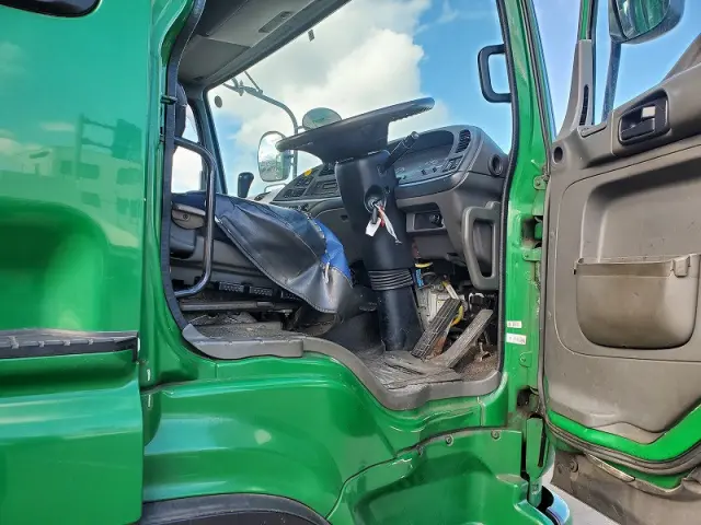 いすゞ ギガ LKG-EXD52ADの写真20