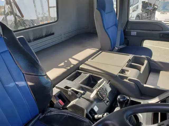 いすゞ ギガ LKG-EXD52ADの写真22