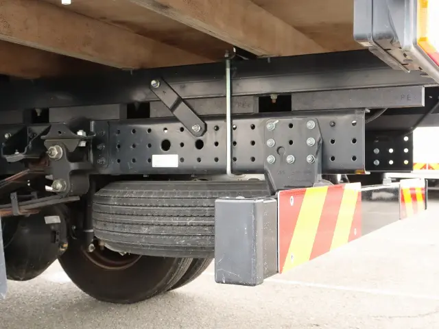 三菱 キャンター 2PG-FEB80(2WD)の写真24