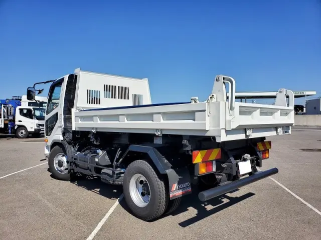 三菱 ファイター 2KG-FK72Fの写真4