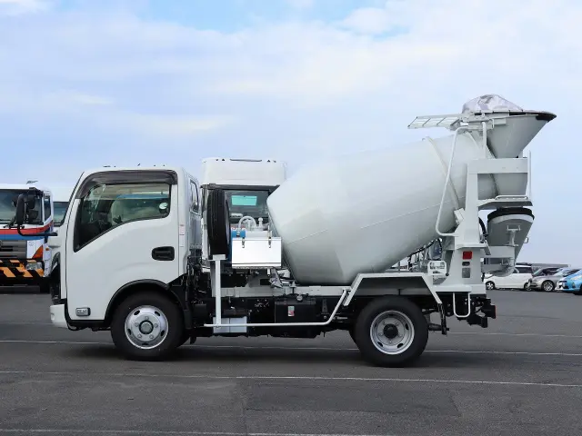 いすゞ エルフ 2RG-NKR88M(2WD)の写真4