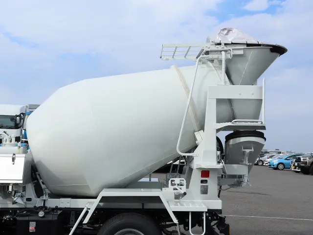 いすゞ エルフ 2RG-NKR88M(2WD)の写真5