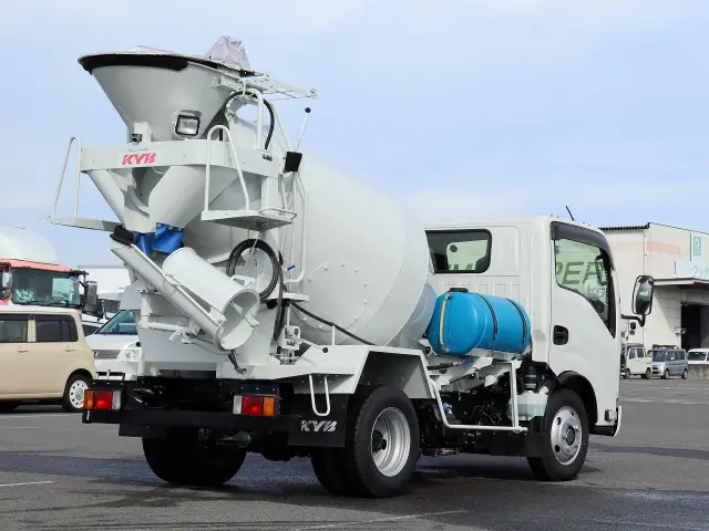 いすゞ エルフ 2RG-NKR88M(2WD)の写真8