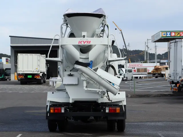 いすゞ エルフ 2RG-NKR88M(2WD)の写真9