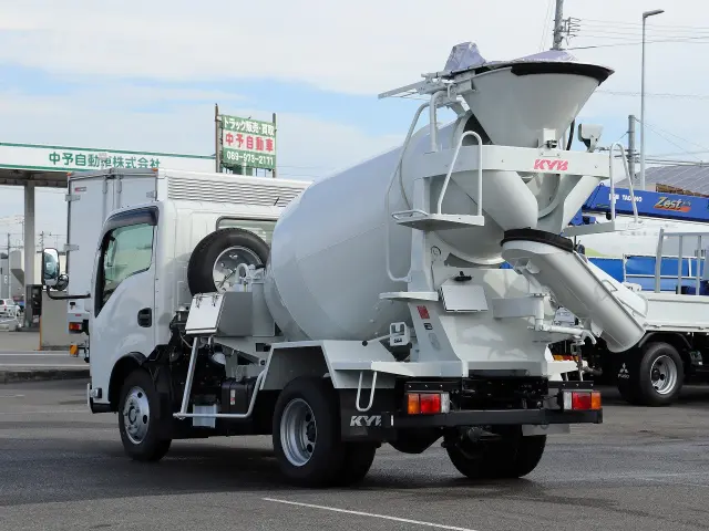 いすゞ エルフ 2RG-NKR88M(2WD)の写真10