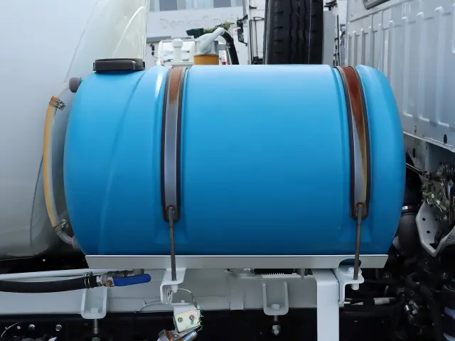 いすゞ エルフ 2RG-NKR88M(2WD)の写真18