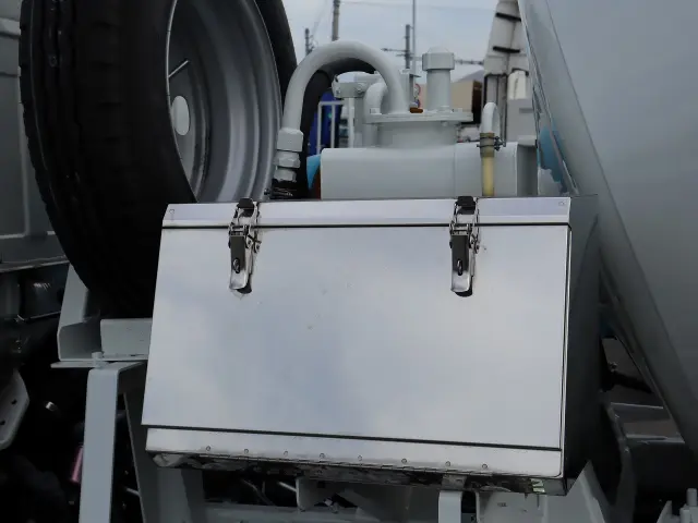 いすゞ エルフ 2RG-NKR88M(2WD)の写真19