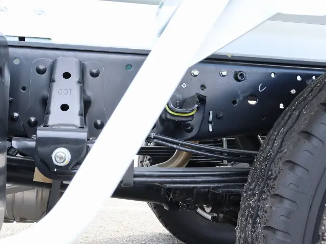 いすゞ エルフ 2RG-NKR88M(2WD)の写真23