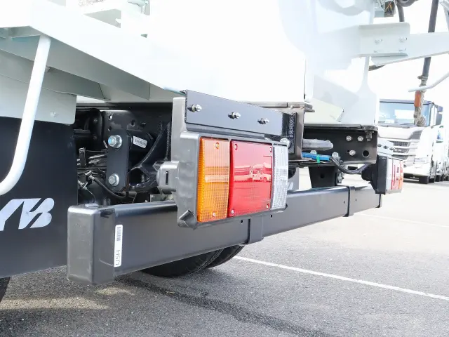 いすゞ エルフ 2RG-NKR88M(2WD)の写真24