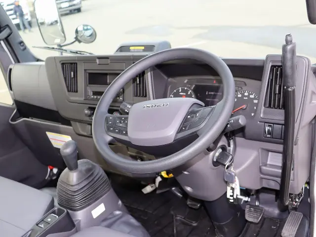 いすゞ エルフ 2RG-NKR88M(2WD)の写真33