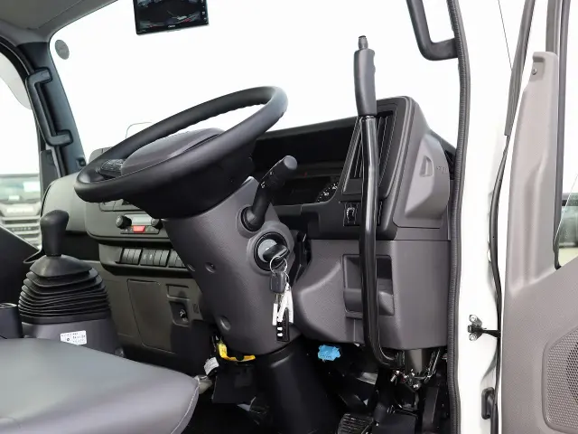 いすゞ エルフ 2RG-NKR88M(2WD)の写真35