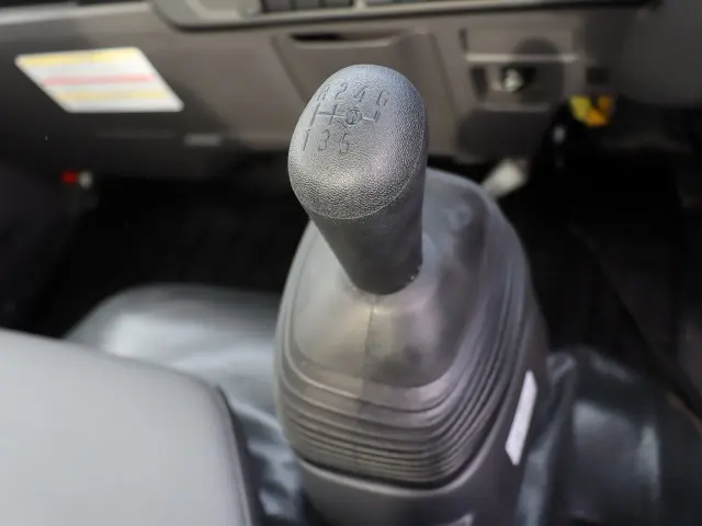 いすゞ エルフ 2RG-NKR88M(2WD)の写真36