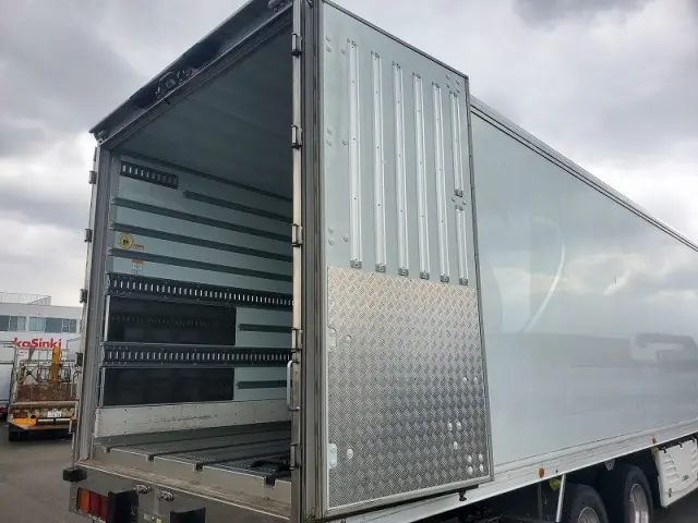 日野 プロフィア QPG-FW1EXEG(8x4)の写真10