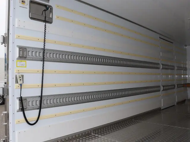 三菱 ファイター 2KG-FK65F(2WD)の写真5