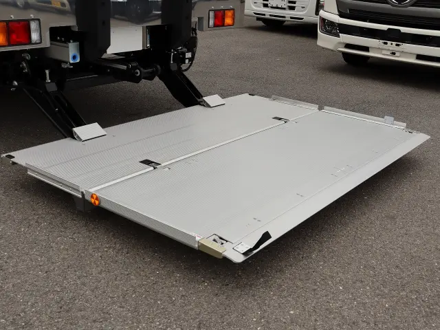 三菱 ファイター 2KG-FK65F(2WD)の写真12