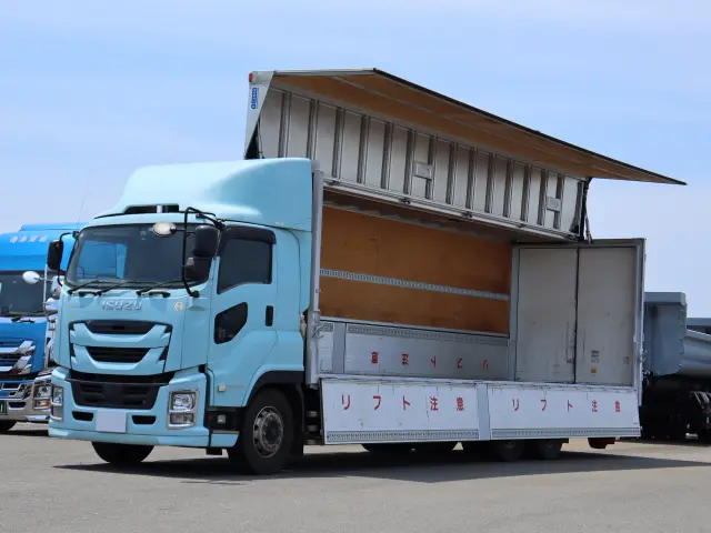 いすゞ ギガ QPG-CYL77B(6x2)の写真7