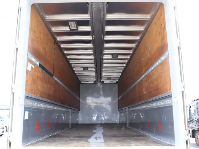 いすゞ ギガ QPG-CYL77B(6x2)の写真11