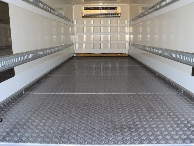 日野 レンジャー 2KG-FD2ABG(2WD)の写真11