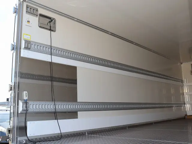 日野 レンジャー 2KG-FD2ABG(2WD)の写真8