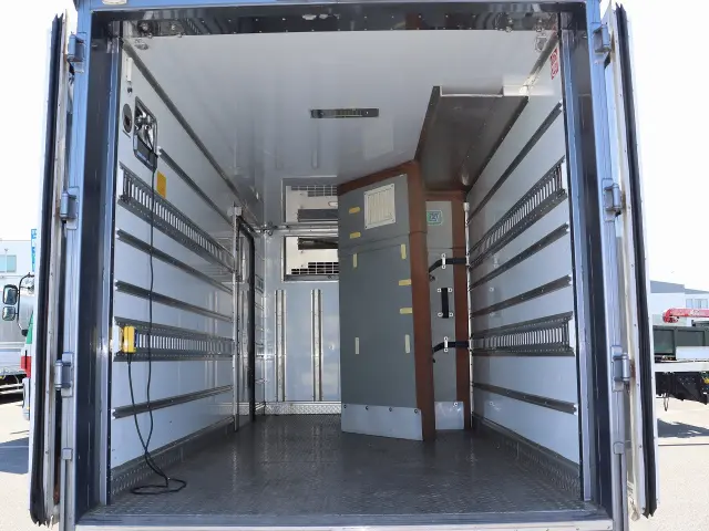 いすゞ エルフ TKG-NMR85AN(2WD)の写真9