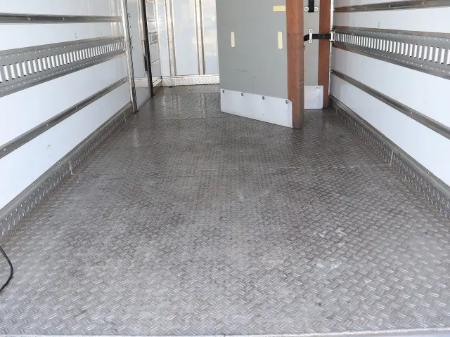 いすゞ エルフ TKG-NMR85AN(2WD)の写真11