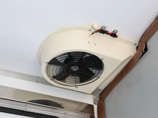 いすゞ エルフ TKG-NMR85AN(2WD)の写真12