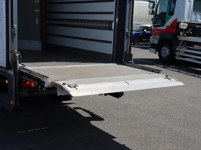 いすゞ エルフ TKG-NMR85AN(2WD)の写真17