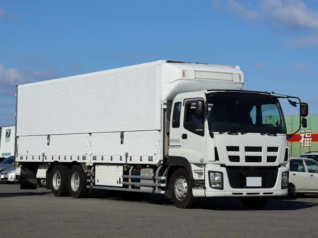 いすゞ ギガ QKG-CYL77A(6x2)の写真3