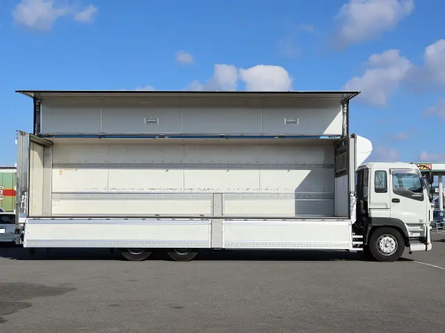 いすゞ ギガ QKG-CYL77A(6x2)の写真12