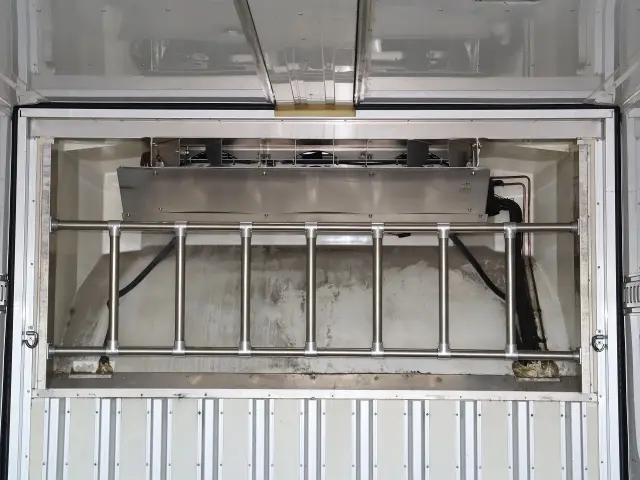 いすゞ ギガ QKG-CYL77A(6x2)の写真21