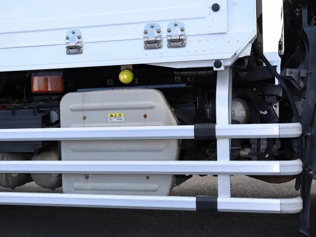 いすゞ ギガ QKG-CYL77A(6x2)の写真23