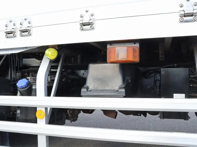 いすゞ ギガ QKG-CYL77A(6x2)の写真27