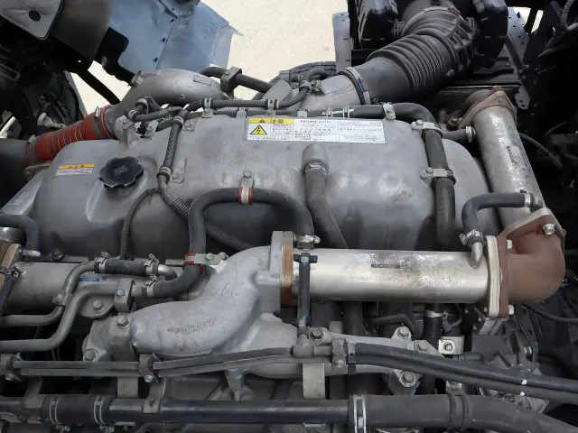 いすゞ ギガ QKG-CYL77A(6x2)の写真32