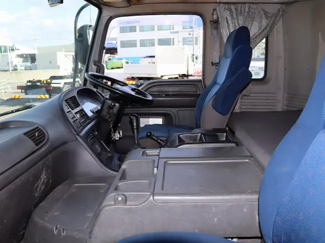 いすゞ ギガ QKG-CYL77A(6x2)の写真41