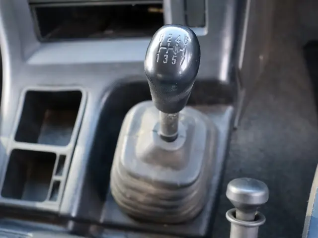 いすゞ ギガ QKG-CYL77A(6x2)の写真45