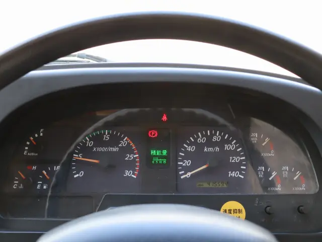 いすゞ ギガ QKG-CYL77A(6x2)の写真47