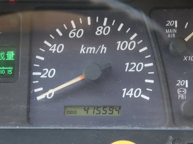 いすゞ ギガ QKG-CYL77A(6x2)の写真48