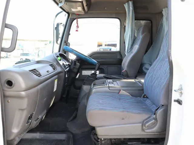 いすゞ フォワード PB-FSS35K3J(4WD)の写真32