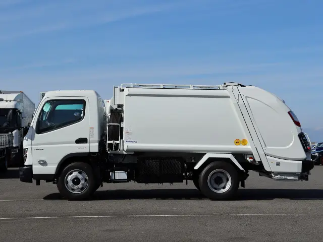 三菱 キャンター 2PG-FEB90(2WD)の写真4