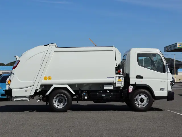 三菱 キャンター 2PG-FEB90(2WD)の写真5