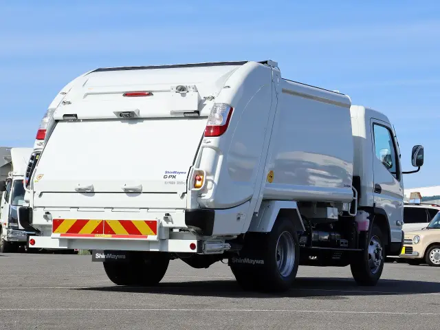 三菱 キャンター 2PG-FEB90(2WD)の写真6