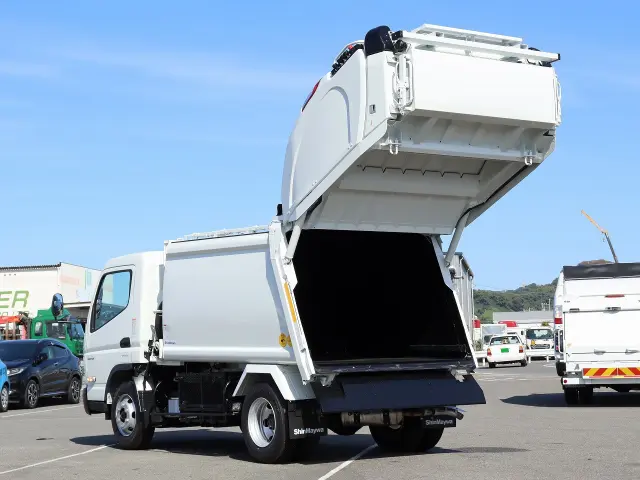 三菱 キャンター 2PG-FEB90(2WD)の写真10